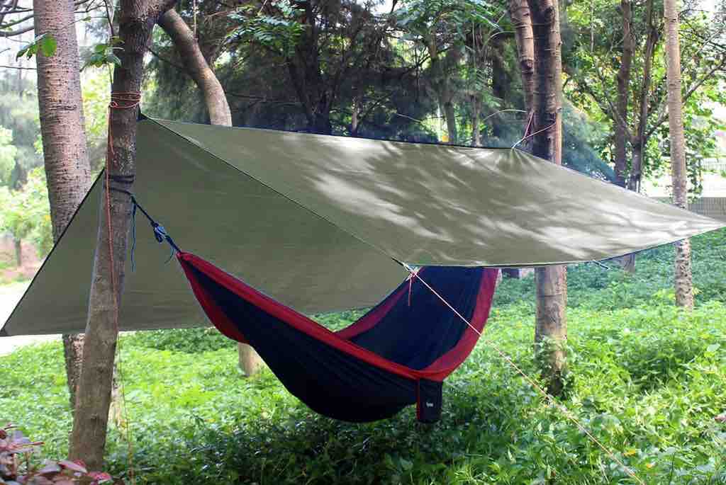 Tarp o toldo para vivac